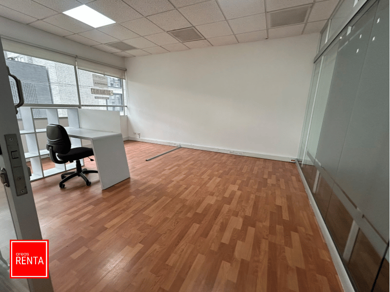 Oficina Amoblada de 106 m² en Venta y Arriendo Chicó Norte - Imagen 13