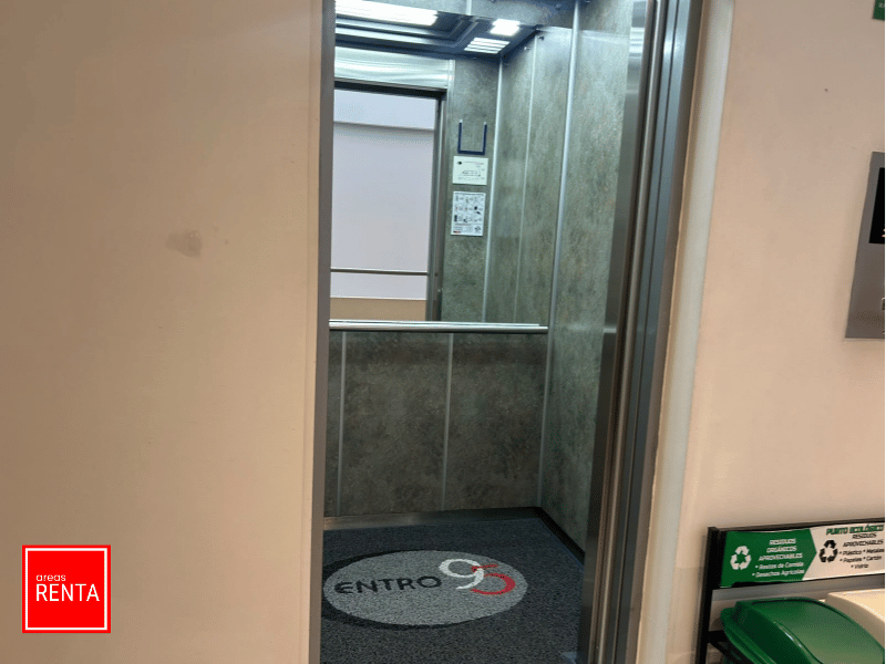 Oficina Amoblada de 106 m² en Venta y Arriendo Chicó Norte - Imagen 12