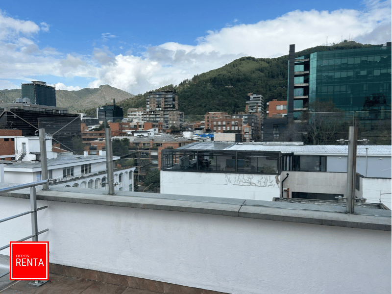 Oficina Amoblada de 106 m² en Venta y Arriendo Chicó Norte - Imagen 10