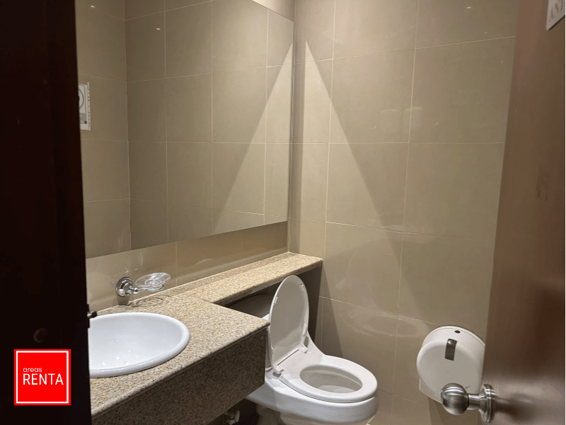 Oficina Amoblada de 106 m² en Venta y Arriendo Chicó Norte - Imagen 3