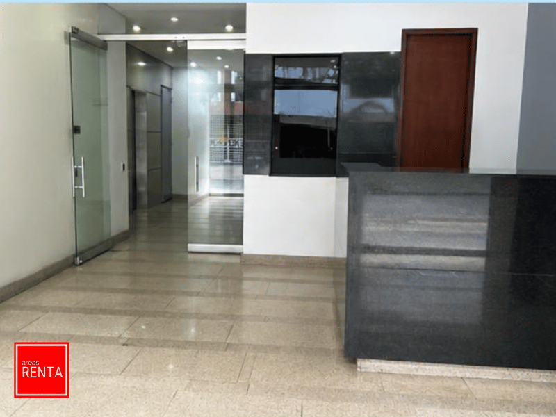 Oficina Amoblada de 106 m² en Venta y Arriendo Chicó Norte - Imagen 2
