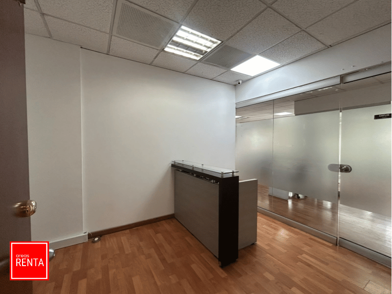 Oficina Amoblada de 106 m² en Venta y Arriendo Chicó Norte - Imagen 21