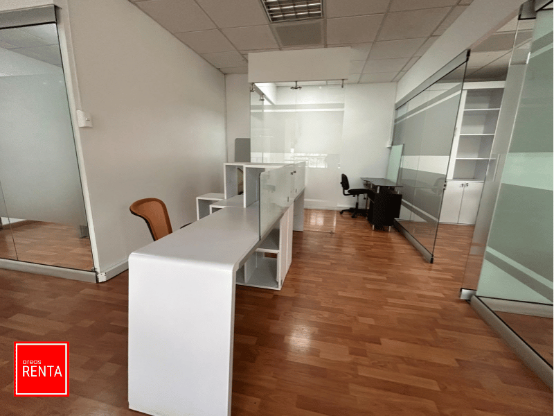 Oficina Amoblada de 106 m² en Venta y Arriendo Chicó Norte - Imagen 20
