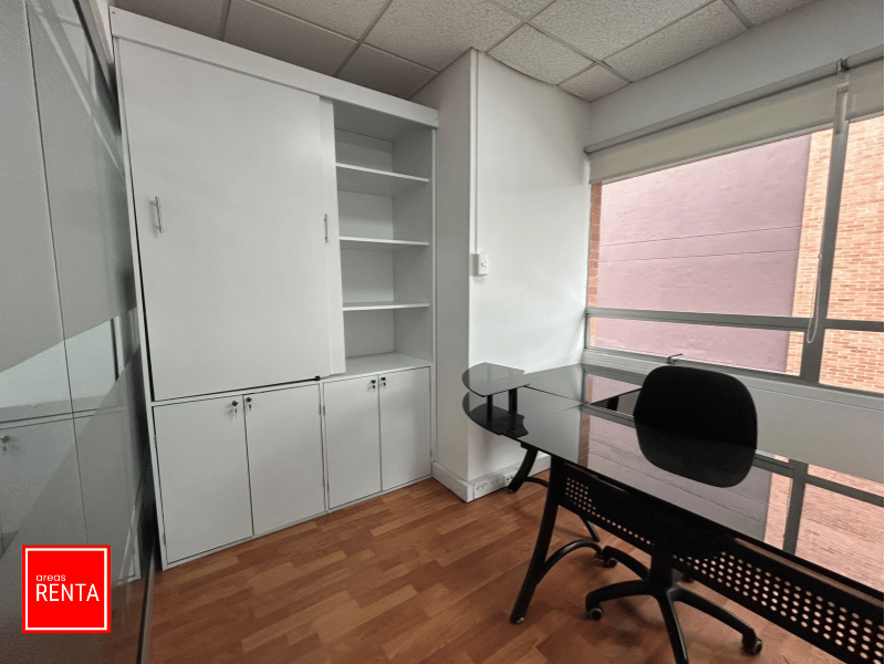 Oficina Amoblada de 106 m² en Venta y Arriendo Chicó Norte - Imagen 17